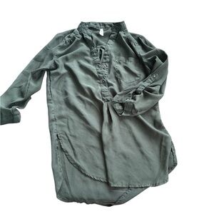 Truth Olive Green Button-Up Long Sleeve Shirt • Women’s Size Small